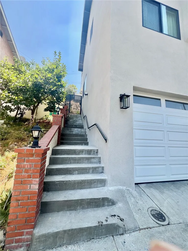 2717 Chadwick Circle, Los Angeles, California 90032 home-pic-2